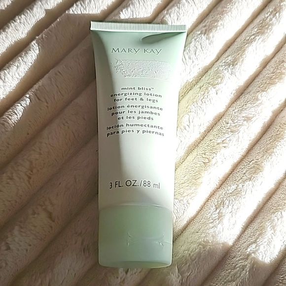 MARY KAY PRIVATE SPA COLLECTION MINT BLISS ENERGIZING LOTION - Picture 1 of 3